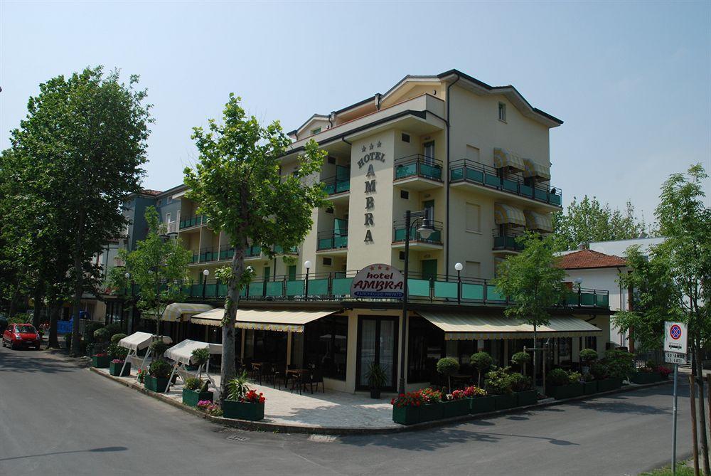 Hotel Ambra Чезенатико Екстериор снимка